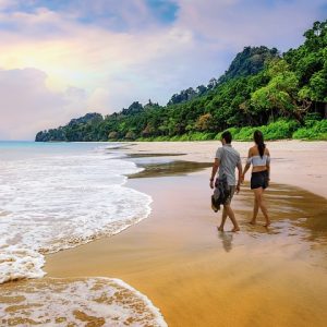 couple-at-corbyn-cove-beach